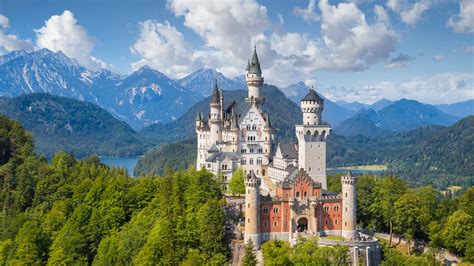 castle tours sandemans  europe