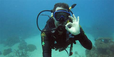 gopro scuba diving setup gear settings tips stoked  travel