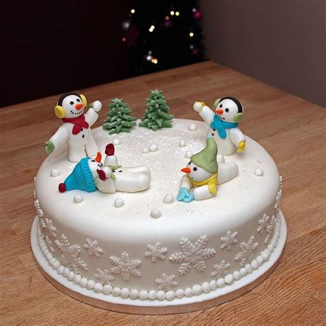 1411 best christmas cakes images on pinterest christmas cakes xmas cakes and holiday cakes