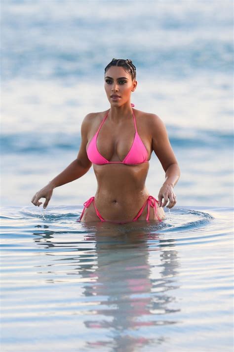 kim kardashian sexy pink bikini in cabo san lucas 22