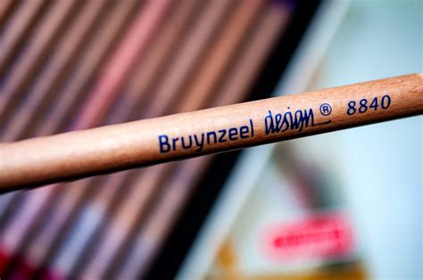 bruynzeel design pastel pencils  art gear guide