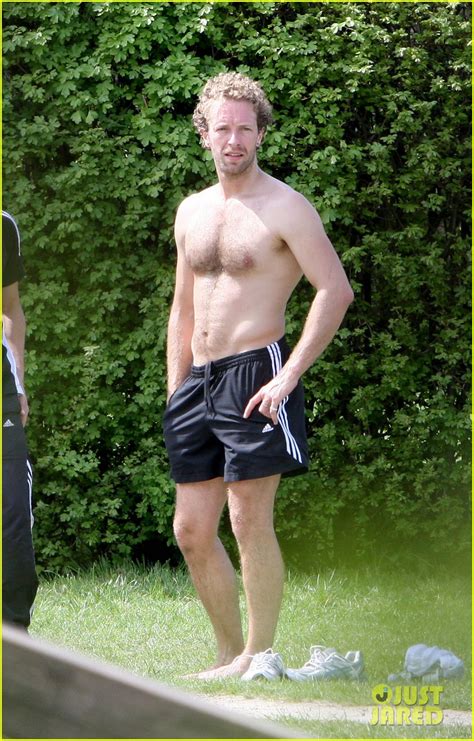 Chris Martin Shirtless London Workout Photo 2859797 Chris Martin