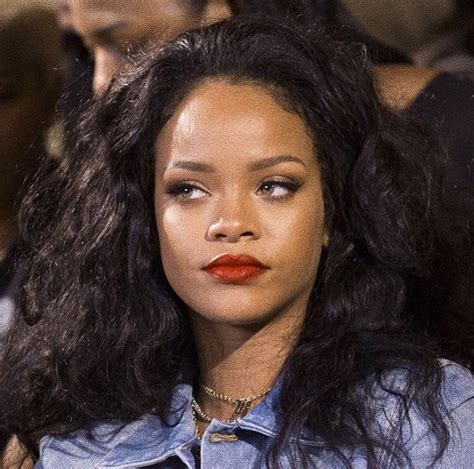 Pin By Justtayhoney💛 On Rihanna Is My Mood Flawless Face Rihanna Beauty
