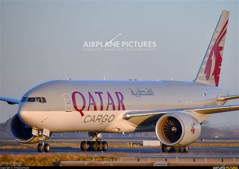 A7 Bfi Qatar Airways Cargo Boeing 777f At Paris Charles De Gaulle