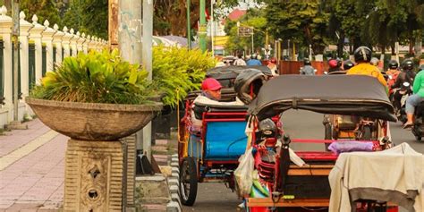 tempat wisata jogja dekat malioboro  wajib dikunjungi merdekacom