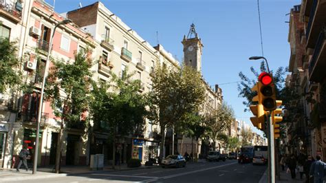 part   neighbourhood sants  hostafrancs visit barcelona