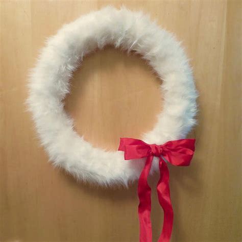 fun faux fur diy wreath allfreechristmascraftscom