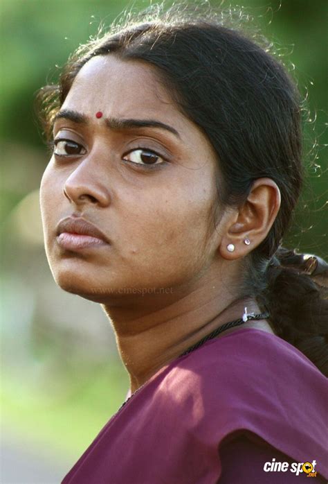 Actress Tamil Photos Holidays Oo