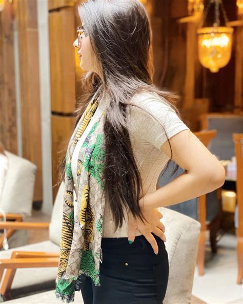 Alishbah Anjum Woman Long Hair Style Hairstyle For Women Simple
