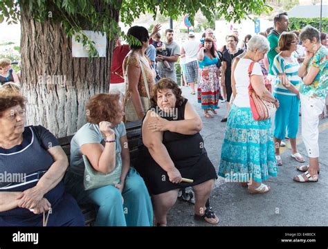 griechische frauen fotos und bildmaterial  hoher aufloesung alamy