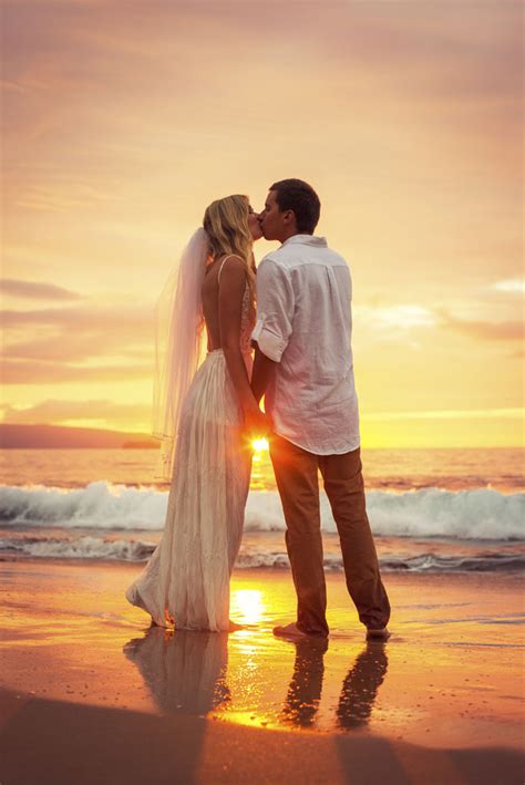 5 Reasons To Have A Beach Wedding