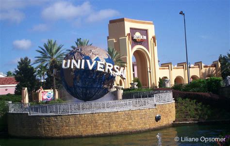 universal studios entrance day  unofficial guides