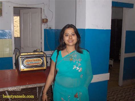 South Indian Actress Blue Film Telugu Sexy Aunty Photo Gallery