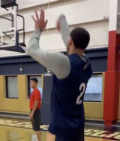 Video Lonzo Ball S Debuts A New Shooting Form