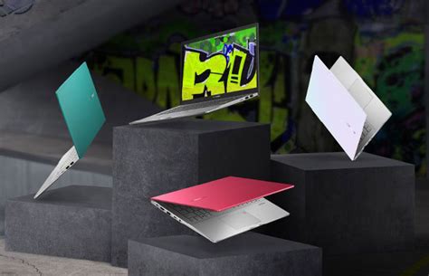 10 Inch vs 14 And 15.6 Inch Laptop size comparison - YouTube