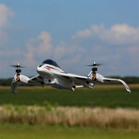 horizon hobby presente le flite  drone convertible avion multirotors geekmag