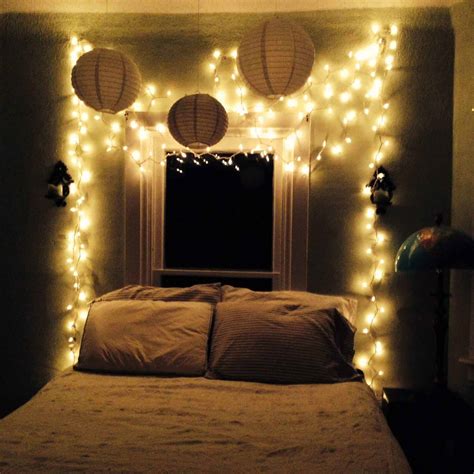 decorate  bedroom  beautiful twinkle lights