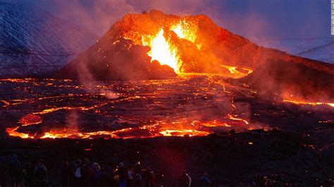 pictures volcano erupts  iceland