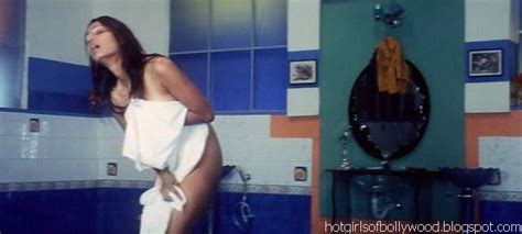 Kashmira Shah Naked In Bathroom Actress Photos Stills