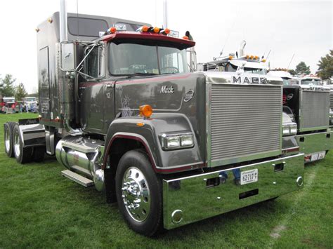 mack superliner ultraliner freedom series pictures  info wanted