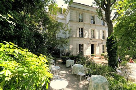 luxury boutique hotel particulier montmartre   hidden