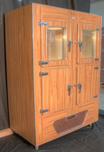 vintage retrao dry age schrank mit  glastuere oben dry age