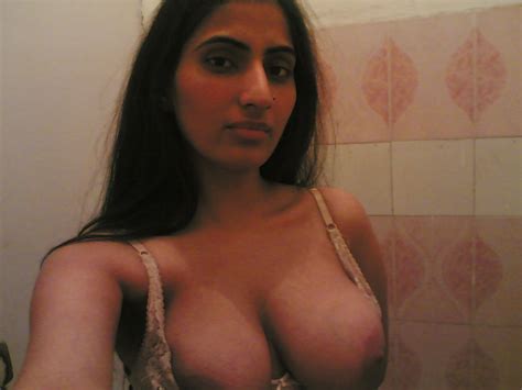 housewife mira sexy selfies showing mamme leaked indian nude girls