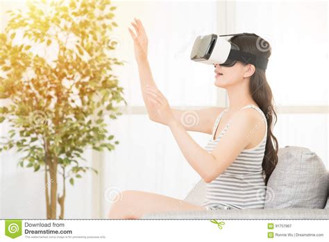 Woman Wearing Virtual Reality Goggles Stock Image Image Of Innovation