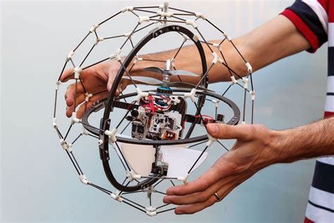 gimball drone spherique futuriste tout terrain anti collision futuristic technology drone