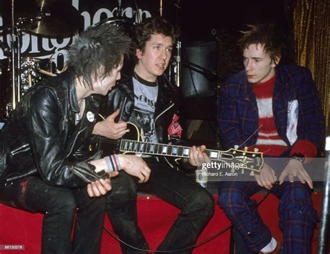 photo of johnny rotten and steve jones and sid vicious and sex news