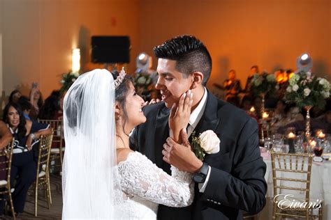 19 Main Mexican Wedding Traditions [explained With Images]