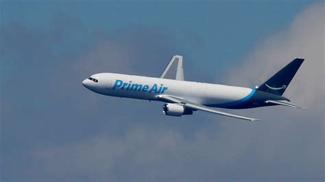 amazon buys planes  airlines struggling  pandemic slowdown