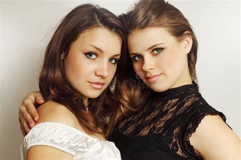 Twee Lesbische Meisjes Stock Afbeelding Image Of Erotisch 23783413