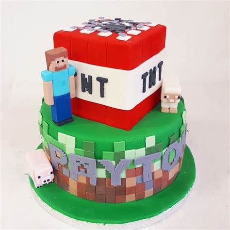 character cakes images  pinterest