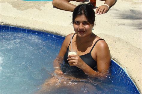 Hot Indian Wife In Swimming Pool Chuttiyappa