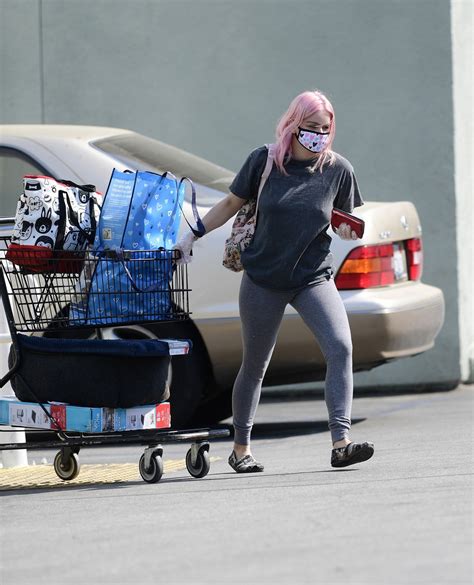 Ariel Winter Went Shopping Without Panties And Bra 24