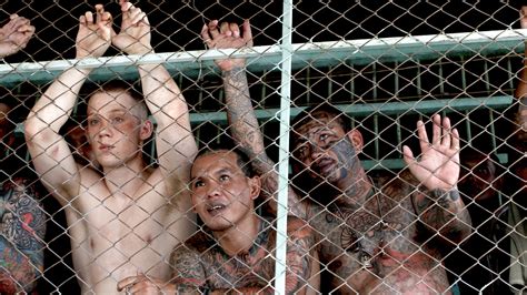 review ‘a prayer before dawn drops a british boxer into a thai prison