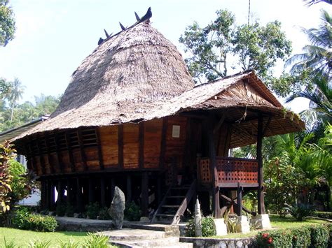 rumah adat sumatera utara nama filosofi ciri khas bagian bagian