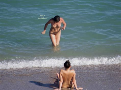 Beach Voyeur Nw Nude Wet Girls 1 August 2010