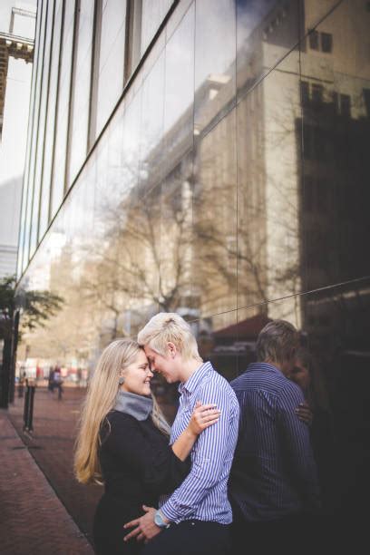 Close Up Lesbian Kissing Bilder Und Stockfotos Istock