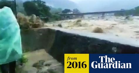 People Run From Floods In Nepal Video World News The Guardian