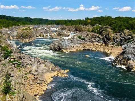 view   potomac river  great falls state park  northern