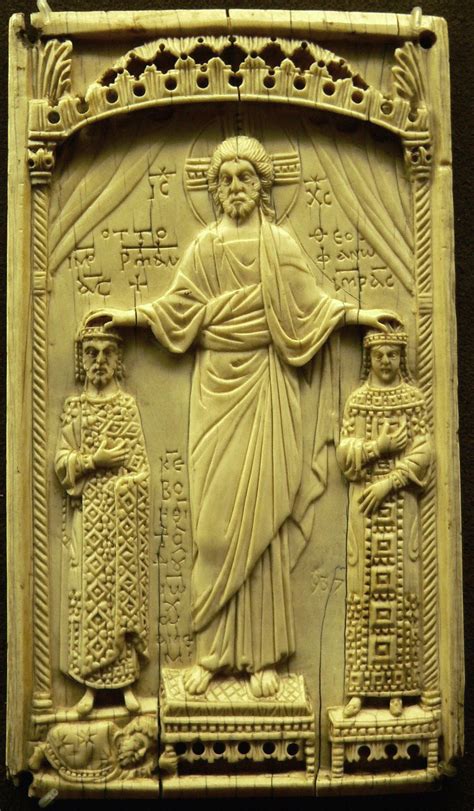 otto ii und seine gemahlin theophanu von christus gekroent und gesegnet relieftafel aus