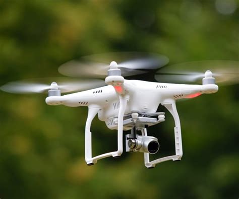 walmart signs  drone deals  swipe  rival amazon newsmaxcom