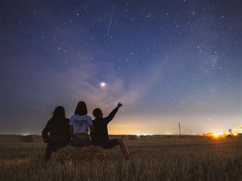 Gaze At The Stars Free Things To Do Instead Of Spending Money