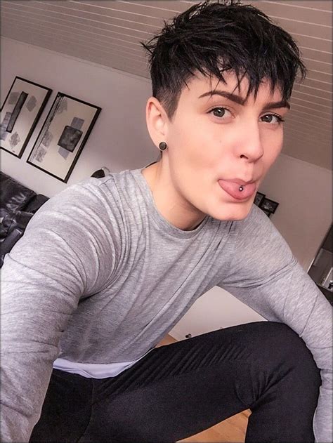 Popular Lesbian Haircuts Lesbian Haircut Lesbian Hair Androgynous