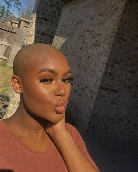 15 Stunning Hairstyles For Women Who Are Going Bald