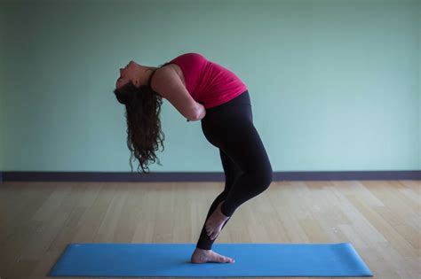 houston chronicle yoga challenge day 28 standing halfmoon backbend