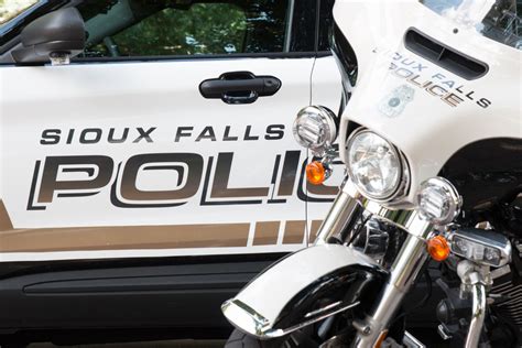 sioux falls police report  thursday morning crashes sioux falls  sioux falls news