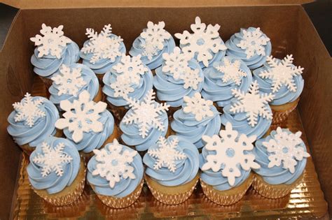 winter snowflake cupcakesdessert works